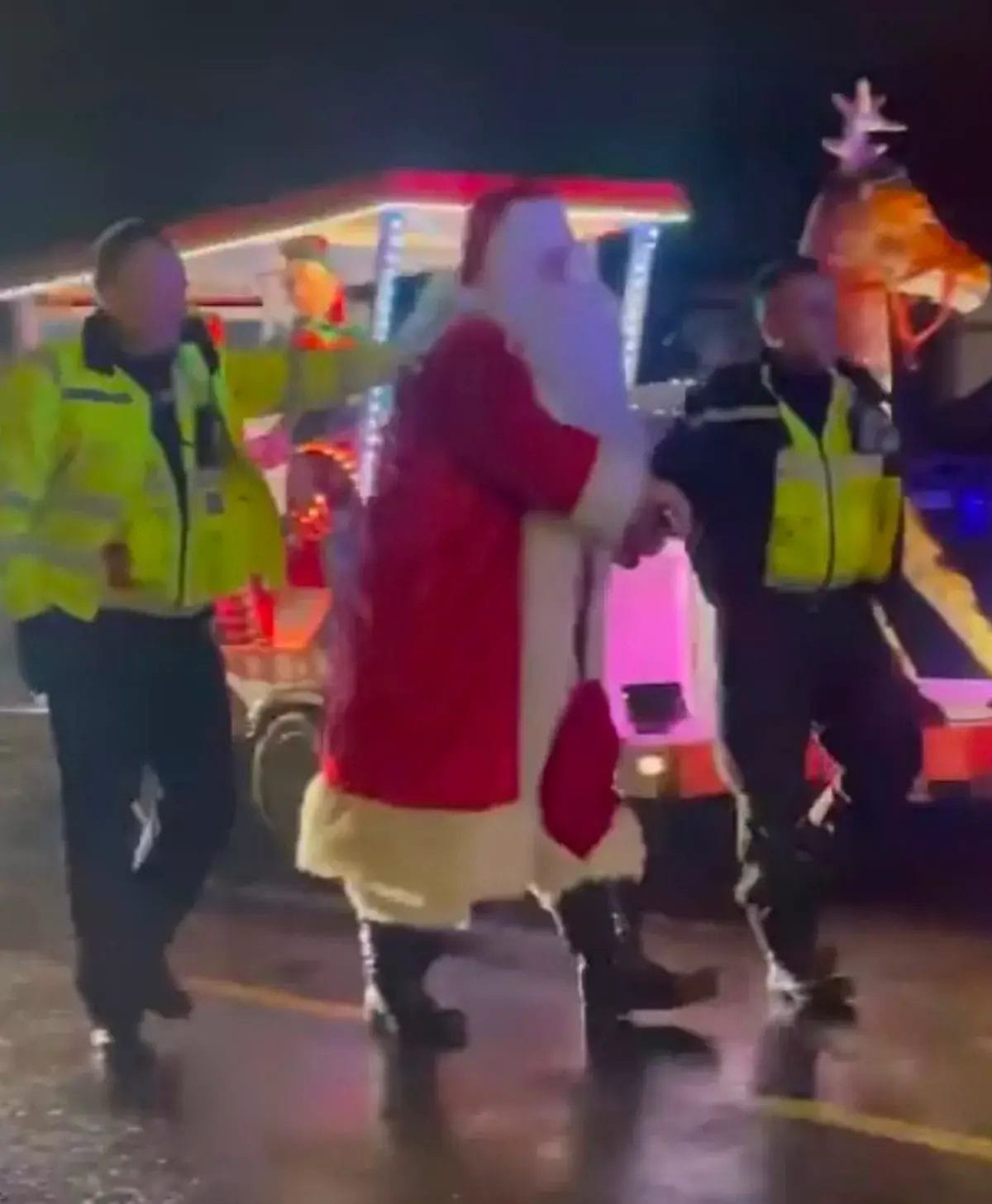 Holiday Arrest in Haifa: Man Dressed as Santa Detained During Christmas Celebration 0 Image