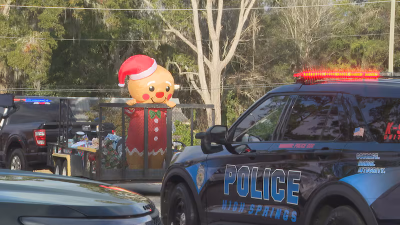 “Bad Santa” Online Sting Leads to Arrests of 12 Men Accused of Seeking Sex With a Minor Y3WTPWFBJ5GVXG3MJ6Q6YCEDWA