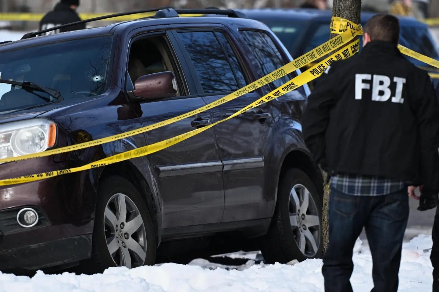 FBI Assumes Control of ICE Agent Killing Investigation, Restricts Minnesota’s Evidence Access AP26007639250904