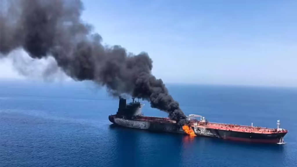 White House: Iran Ceasefire Hinges on Open Strait of Hormuz Amid Fragile Truce 128913657