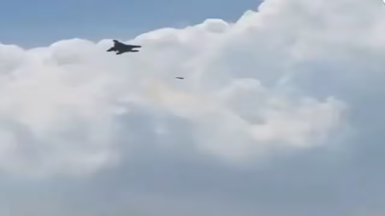 Iran Claims Downing of US Fighter Jet, Issues Warning Ahead of UN Vote on Hormuz Security 129970649 1